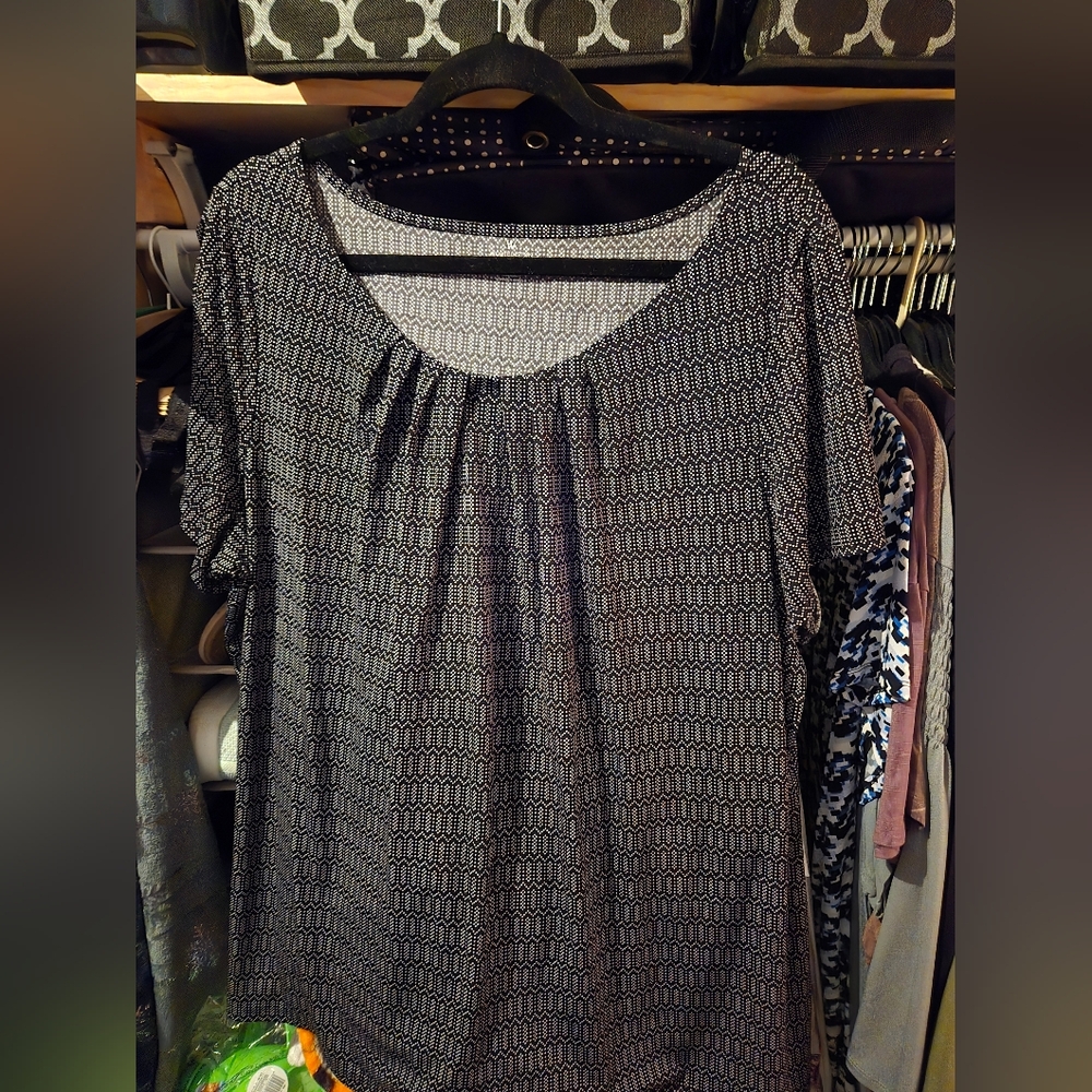 Elegant Black and White Women's Top